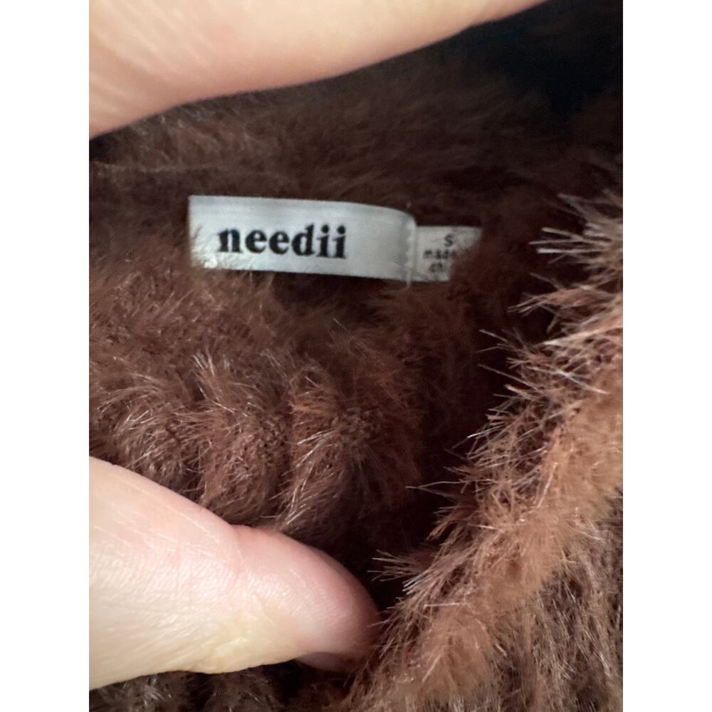 Needii Mockneck Cropped Sweater Tank in Chocolate Brown size S - Picture 3 of 4